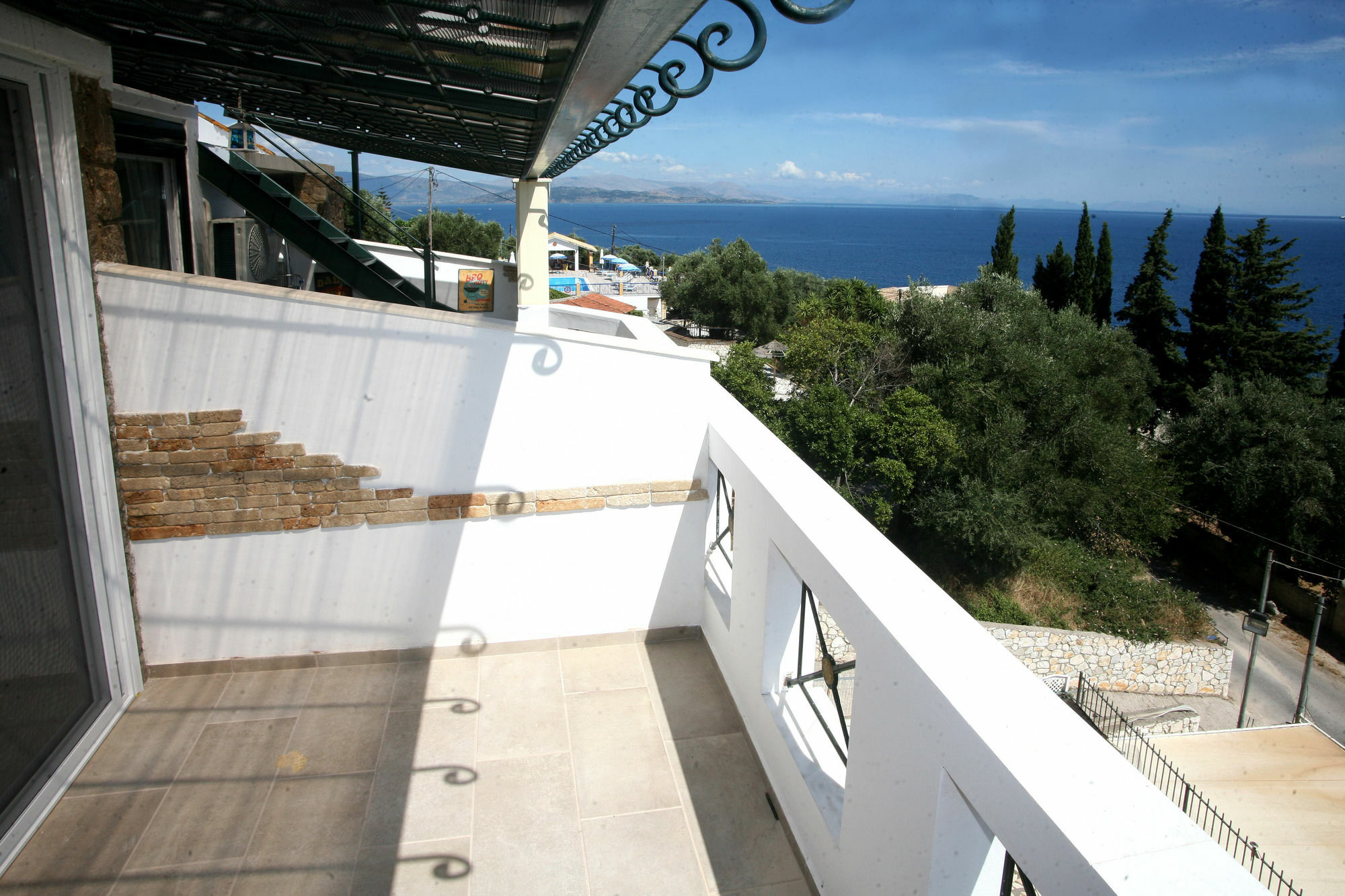 Sarakinos Apartments Barbati Dış mekan fotoğraf